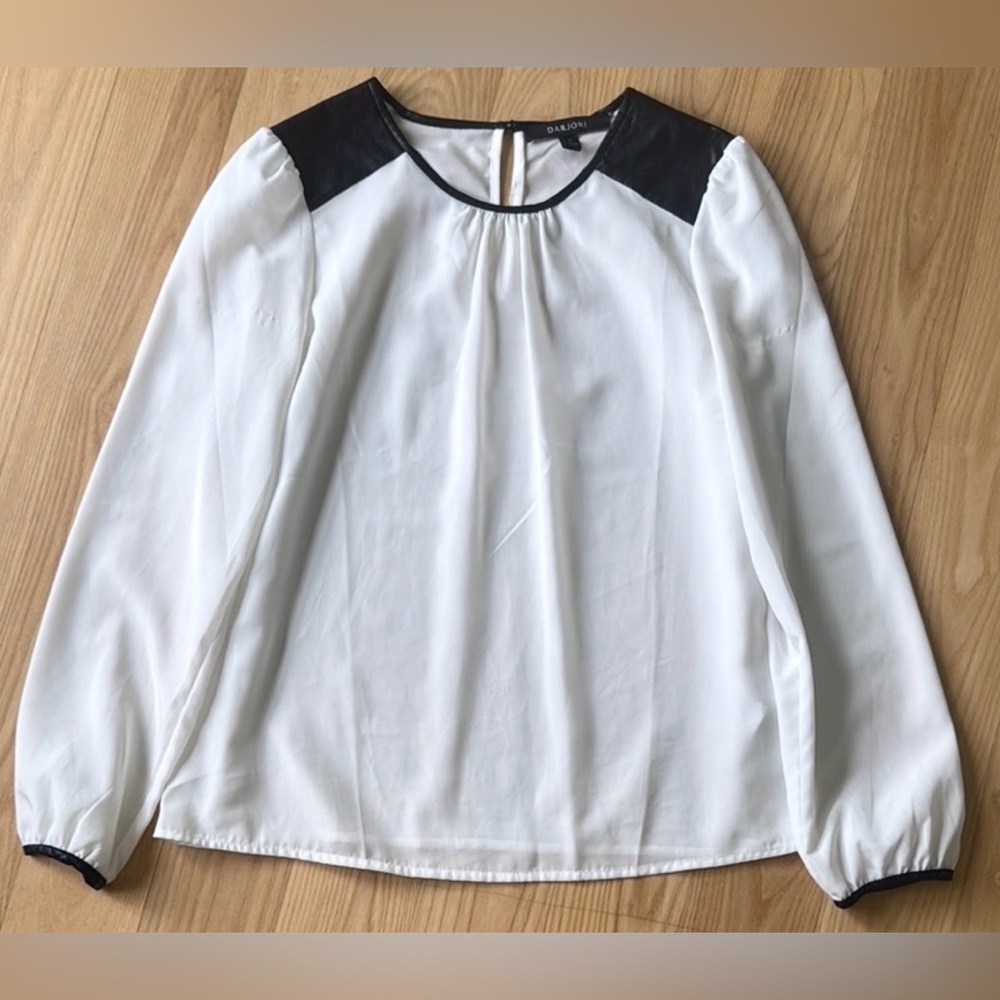 Darjoni White Blouse Size S Black Trim Business Casual Work Top
